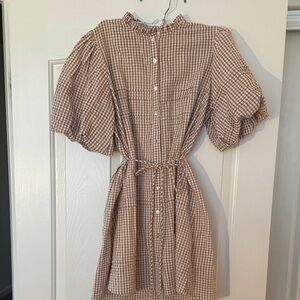 Gingham Button-Front Puff Sleeve Dress in Taupe and White